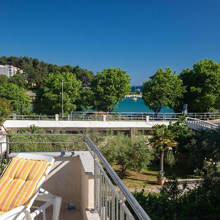 Apartment Portapisana Just 50M From The Beach Krk Town Buitenkant foto