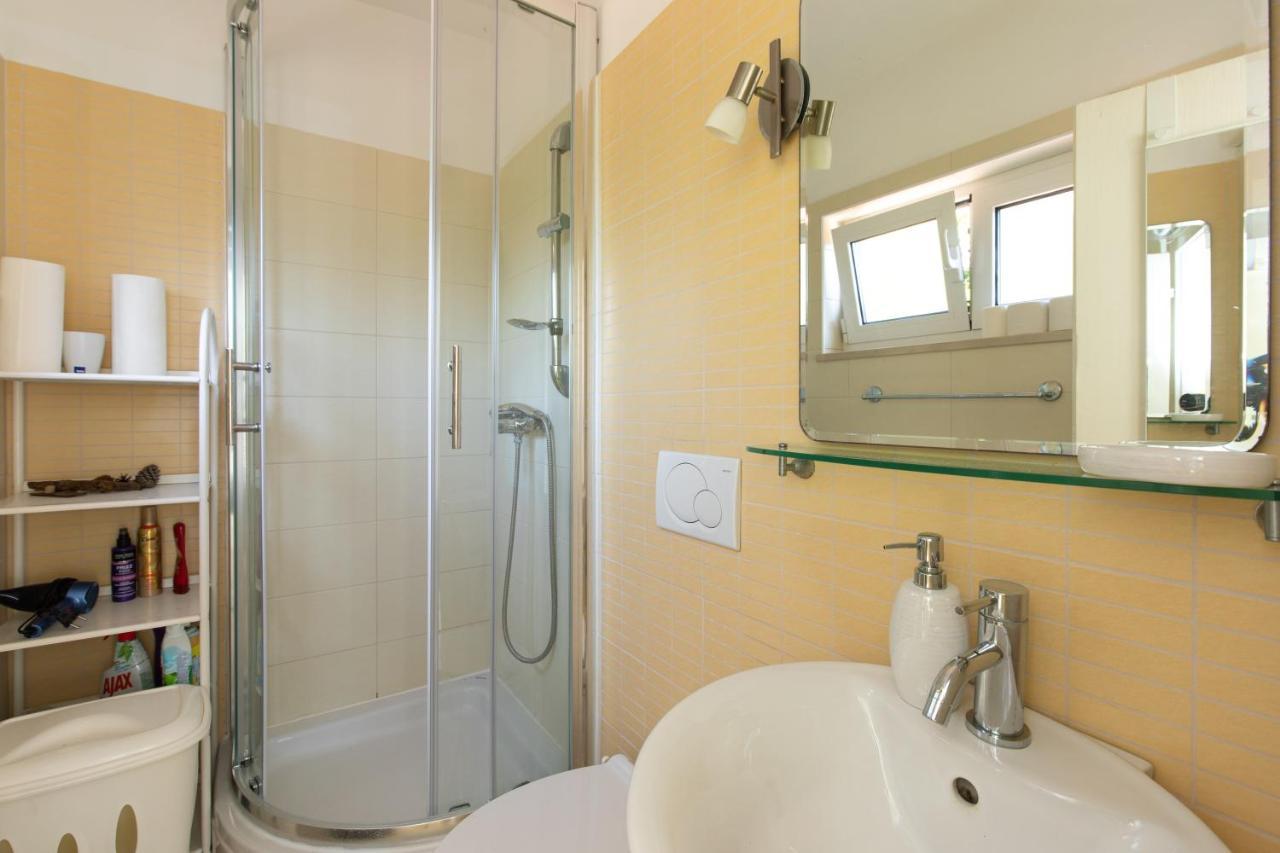 Apartment Portapisana Just 50M From The Beach Krk Town Buitenkant foto