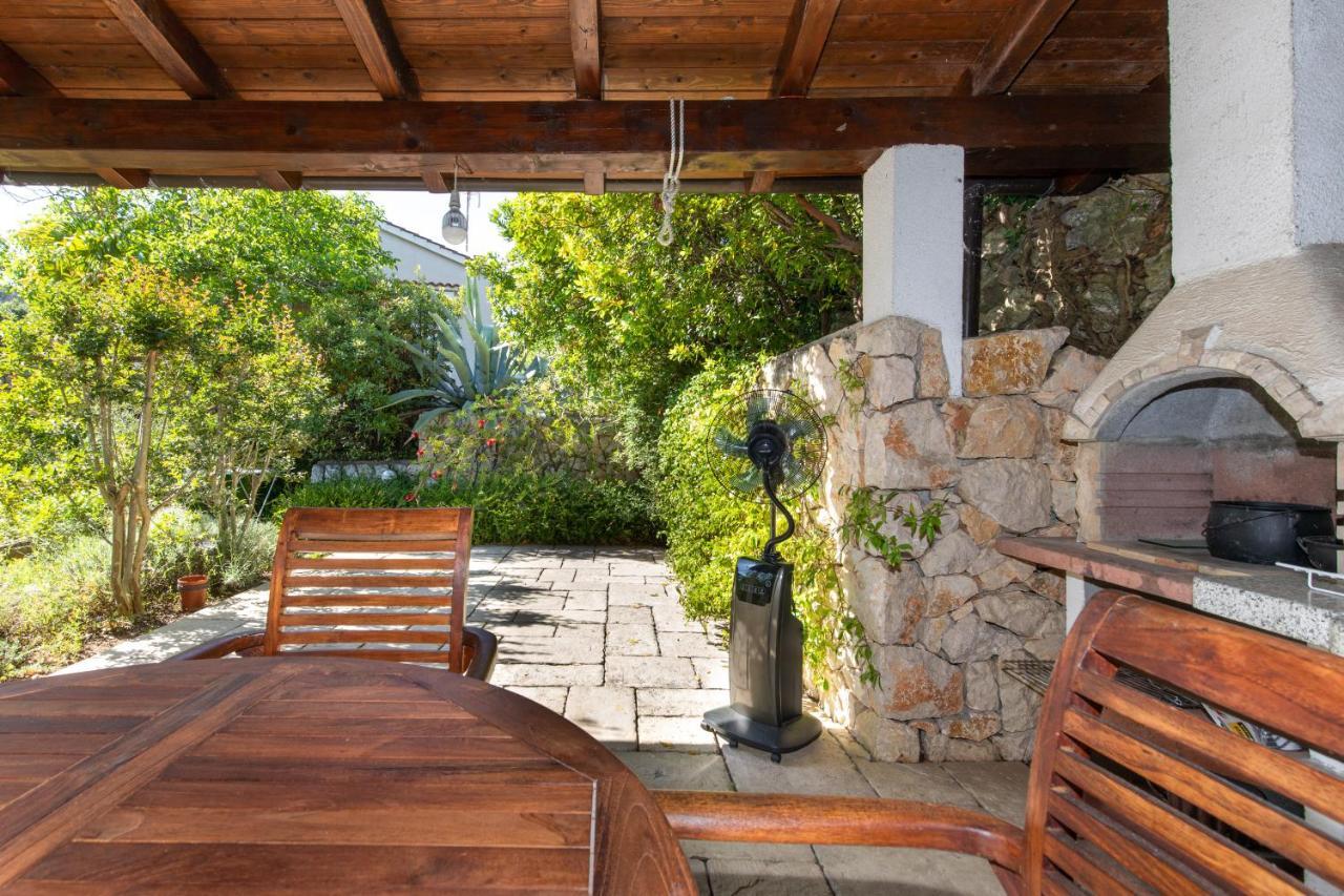 Apartment Portapisana Just 50M From The Beach Krk Town Buitenkant foto