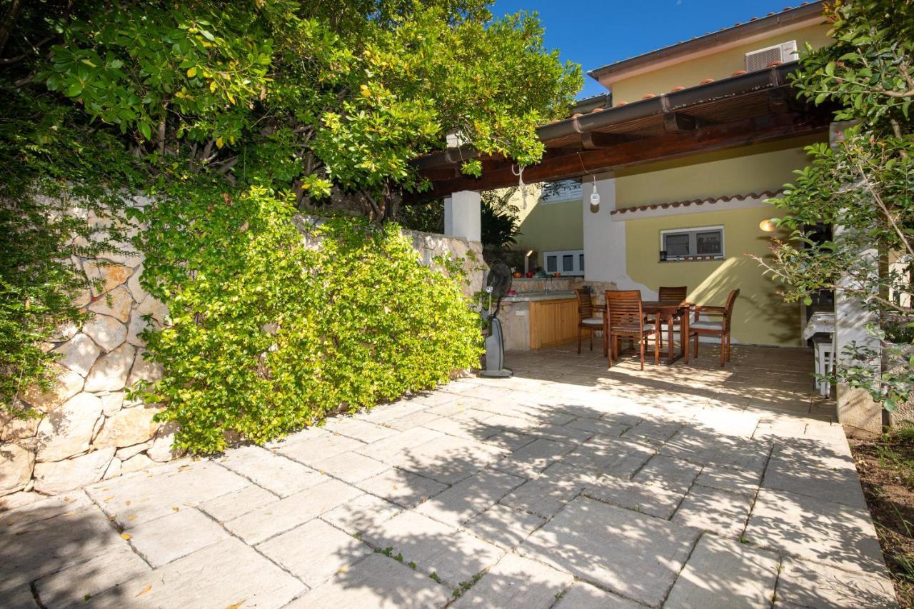Apartment Portapisana Just 50M From The Beach Krk Town Buitenkant foto