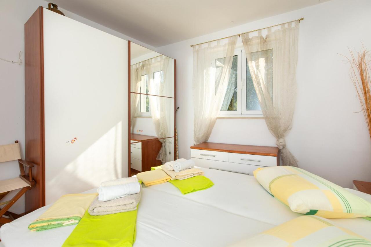 Apartment Portapisana Just 50M From The Beach Krk Town Buitenkant foto