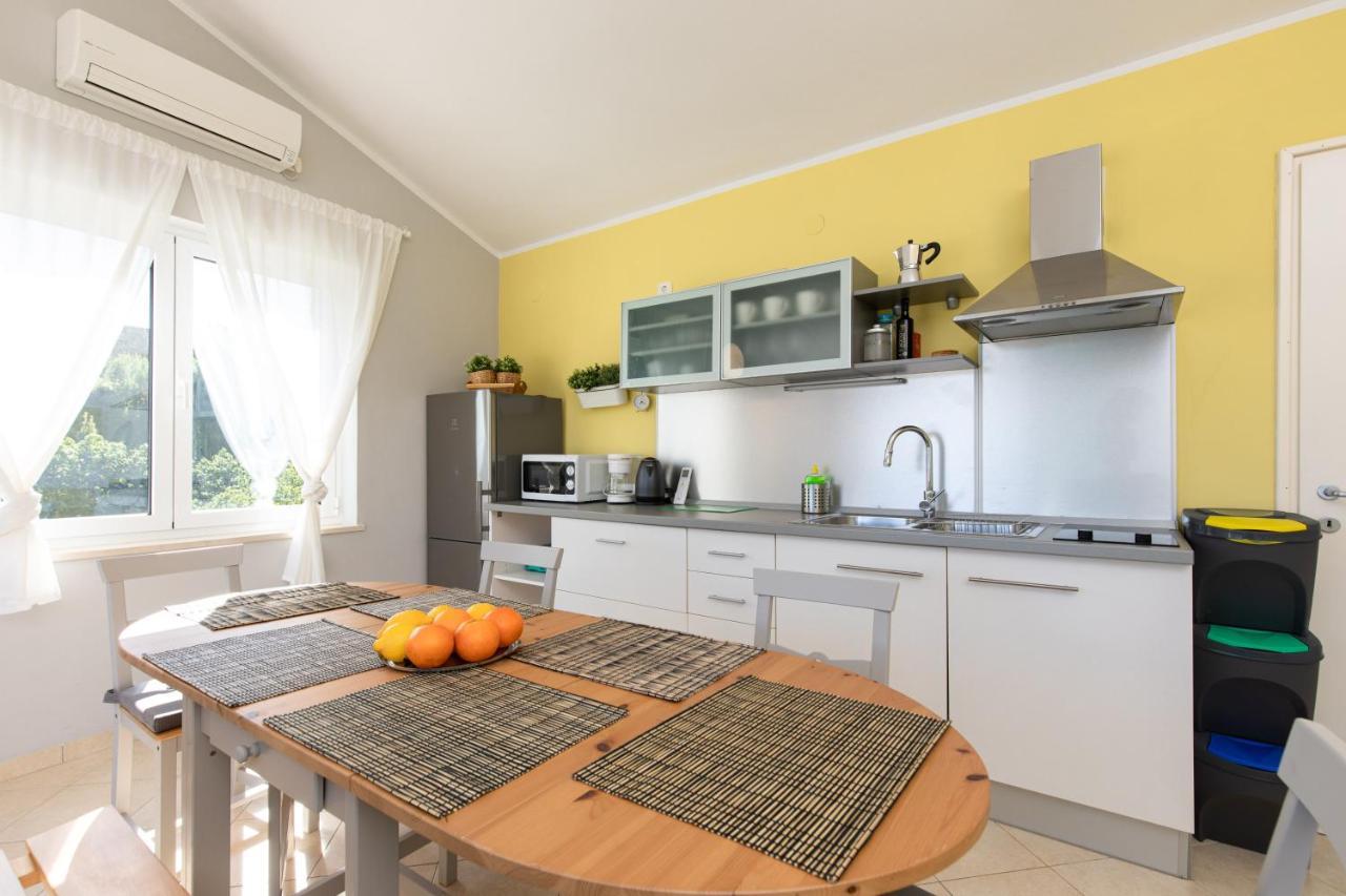 Apartment Portapisana Just 50M From The Beach Krk Town Buitenkant foto