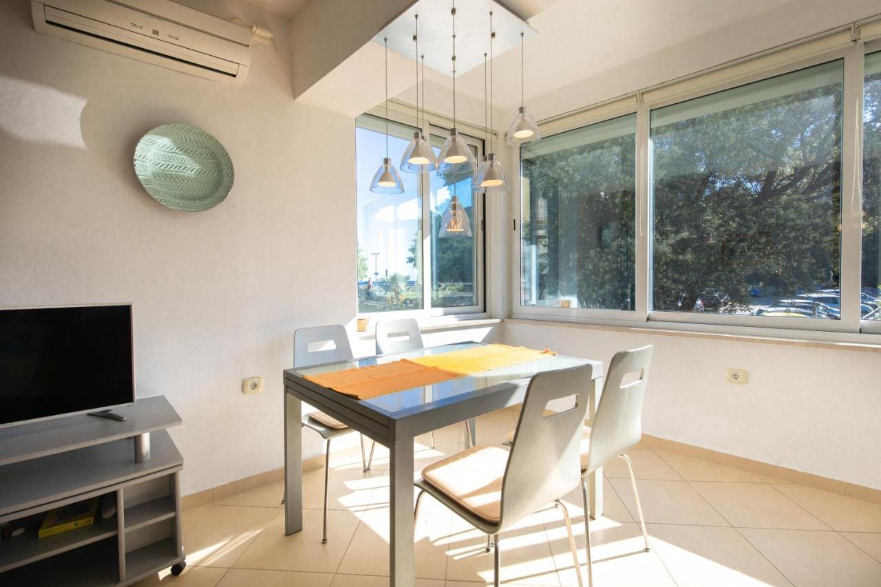 Apartment Portapisana Just 50M From The Beach Krk Town Buitenkant foto