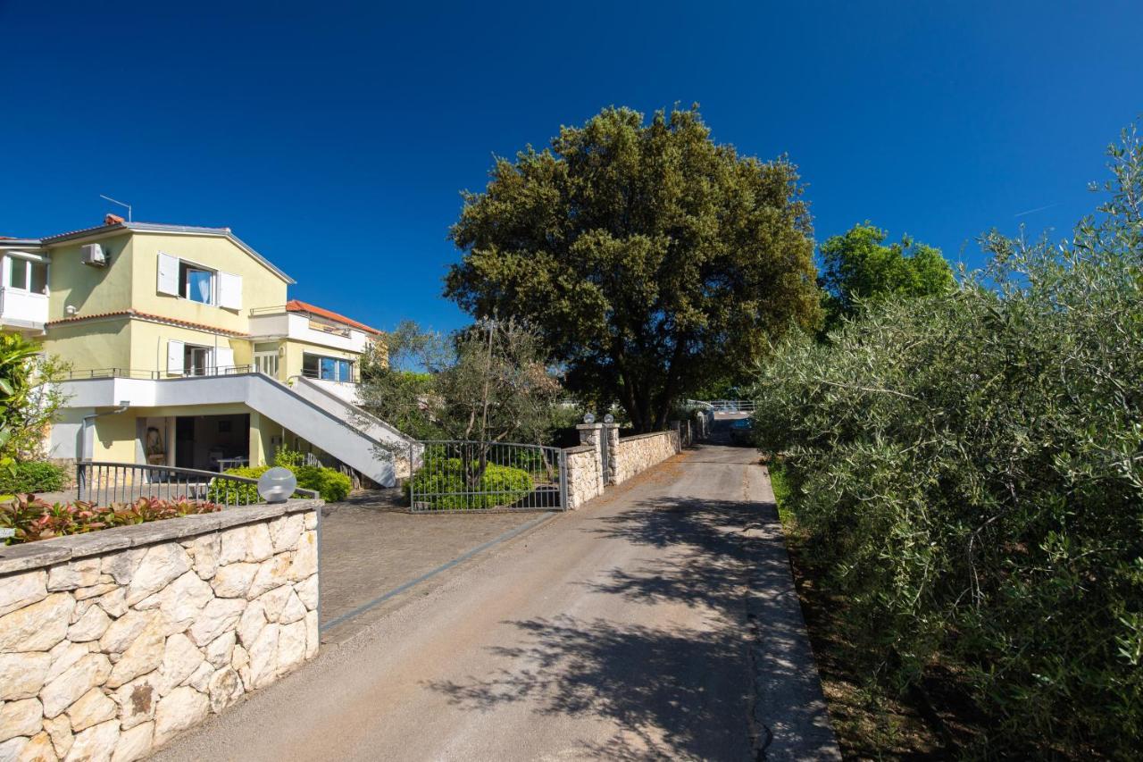 Apartment Portapisana Just 50M From The Beach Krk Town Buitenkant foto