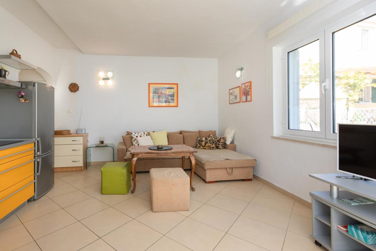Apartment Portapisana Just 50M From The Beach Krk Town Buitenkant foto
